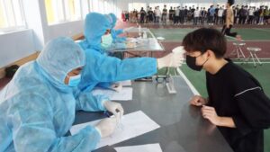 Bộ Y tế yêu cầu các bệnh viện tăng cường biện pháp phòng chống lây nhiễm COVID-19.