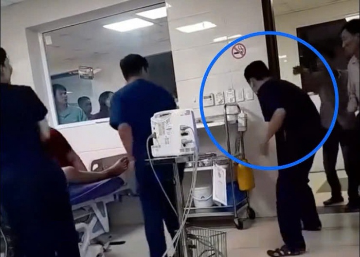 Nam điều dưỡng bị người nhà bệnh nhân đạp thẳng vào bụng khi đang trong quá trình cấp cứu ngừng tuần hoàn cho bệnh nhi