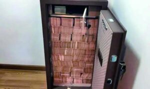 Số tiền được cảnh sát thu giữ