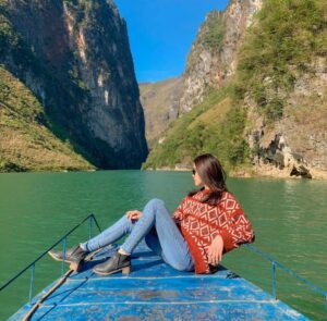 Nằm Mơ Thấy Đi Tàu Thuyền Là Điềm Gì?
