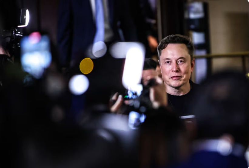 Ông Trump ra đòn với “trọng tài” Phố Wall: Elon Musk hưởng lợi lớn